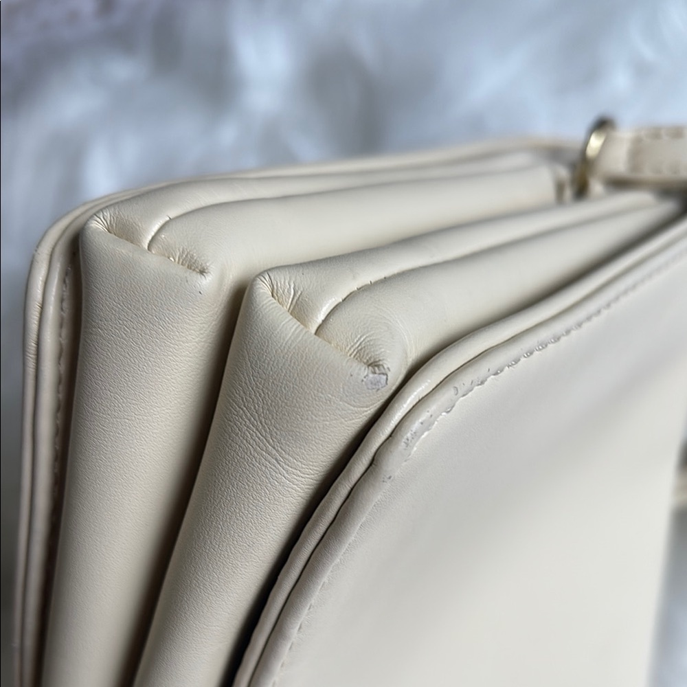 Matt & Nat Cream Classic Crossbody Bag - Picture 7 of 10